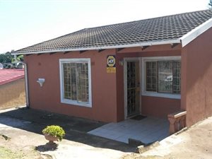 2 Bed House in Trenance Park