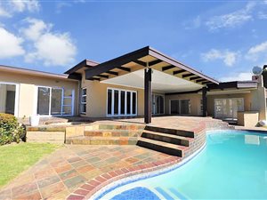 5 Bed House in Beverley Gardens