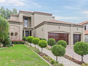 5 Bed House in Cedar Lakes