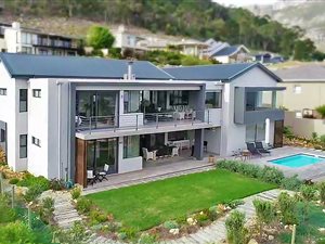 4 Bed House in Berg en Dal