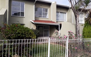 3 Bedroom Duplex in Farrarmere