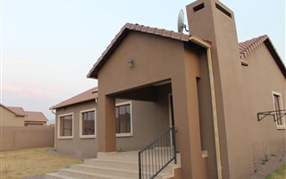 3 Bedroom House in Thatchfield