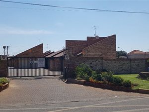 3 Bed House in Glen Marais