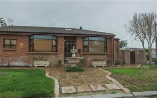 4 Bedroom House in West Beach