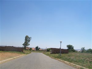 1000 m² Land available in Meiringspark