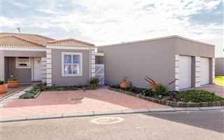 3 Bedroom House in Melkbosstrand