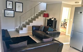3 Bedroom Duplex in Wynberg