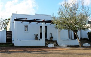 3 Bedroom House in Croydon Olive Estate