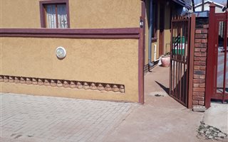 3 Bedroom House in Lethlabile