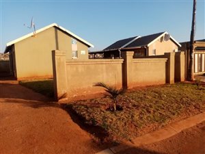 2 Bed House in Mahube Valley