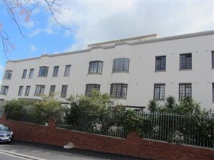 2 Bed Apartment in Somerset West Central