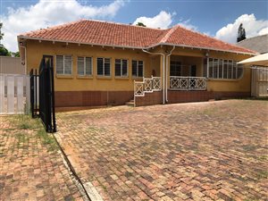270 m² Commercial space in Highlands North