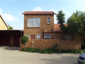 3 Bed Townhouse in Wilgeheuwel