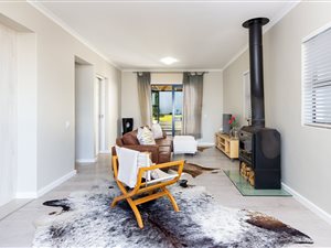 2 Bed House in Kelderhof Country Village
