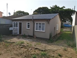 3 Bed House in Caneside