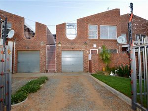 2 Bed Townhouse in Riebeeckstad