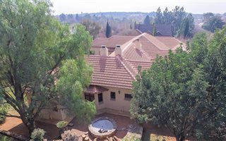 5 Bedroom House in Rietvalleirand