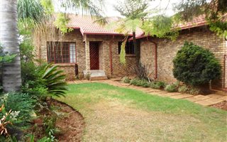 3 Bedroom House in Eldoraigne