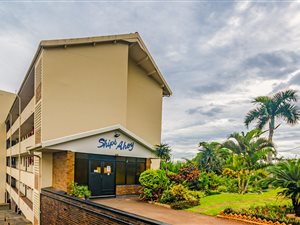 2 Bed Apartment in Illovo Beach