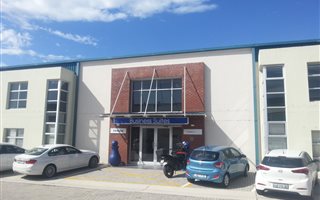 383 m² Office Space in Fairview