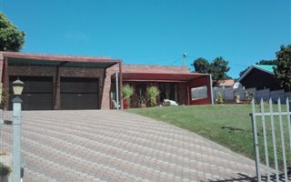2 Bedroom House in Groenvallei