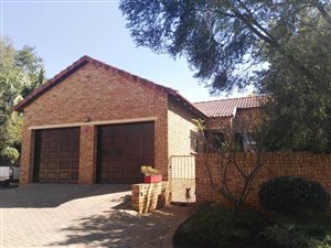 3 Bed Townhouse in Ruimsig