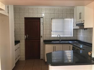 3 Bed Apartment in Meerensee