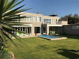 6 Bed House in Blairgowrie