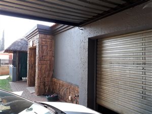 2 Bed House in Eloffsdal