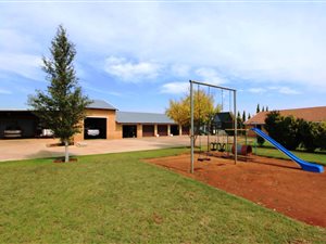 978 m² Commercial space in Henley on Klip