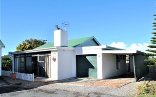 3 Bedroom House in Sandbaai