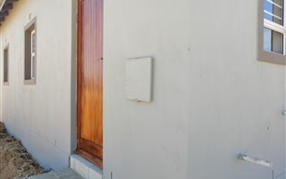 2 Bedroom House in Groenheuwel