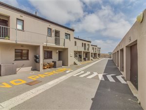 1 Bed Apartment in Klipdam