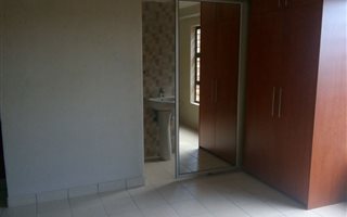 Bachelor apartment in Birch Acres