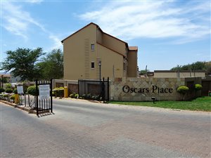 2 Bed Townhouse in Hazeldean (Silverlakes Surroundings)