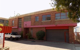 750 m² Industrial space in Kya Sands