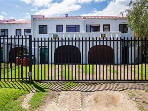3 Bed Townhouse in Longdown