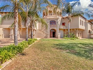 4 Bed House in Waterkloof Ridge