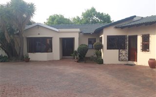 5 Bedroom House in North Riding