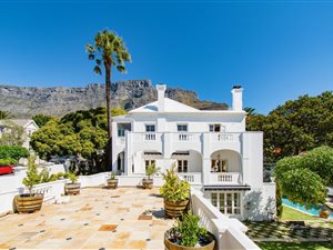 6 Bed House in Gardens