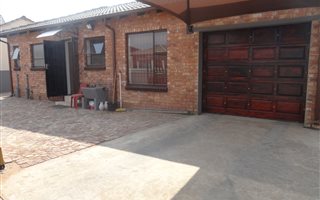3 Bedroom House in Sharon Park