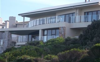 4 Bedroom House in Pinnacle Point Golf Estate