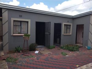 2 Bed House in Boipatong