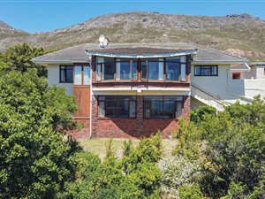 3 Bed House in Simons Town