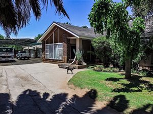 6 Bed House in Douglas