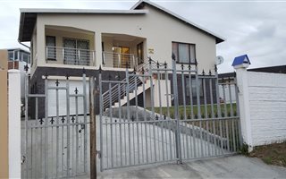 130 m² Commercial space in Shallcross