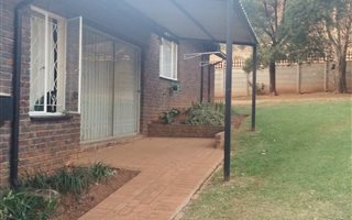 1 Bedroom Garden Cottage in Kloofendal