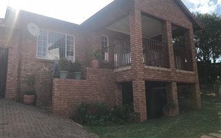 3 Bedroom Townhouse in Waterkloof