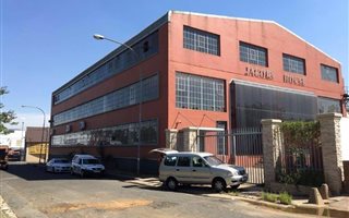 4616 m² Industrial space in Cleveland