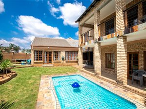 5 Bedroom House in Amberfield
